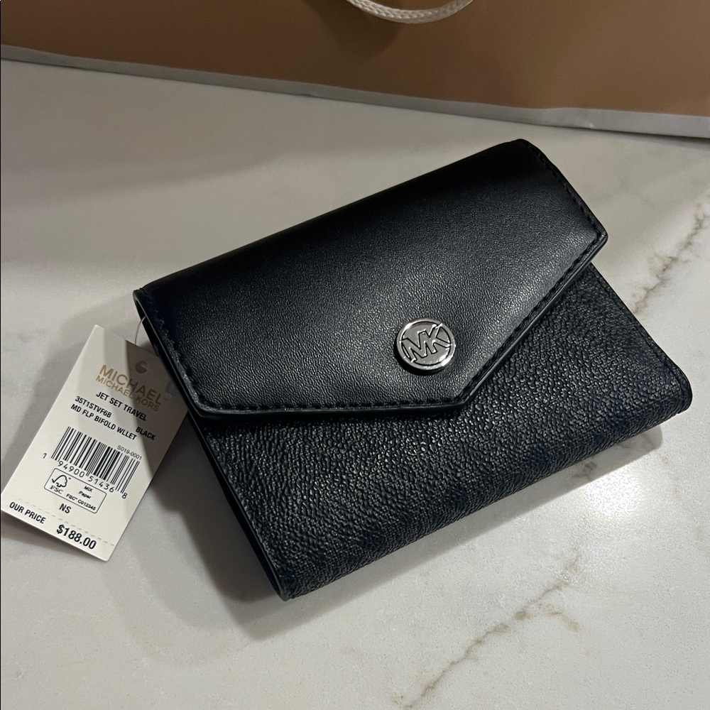 Michael Kors Black Jet Set Medium Flap Bifold Wallet